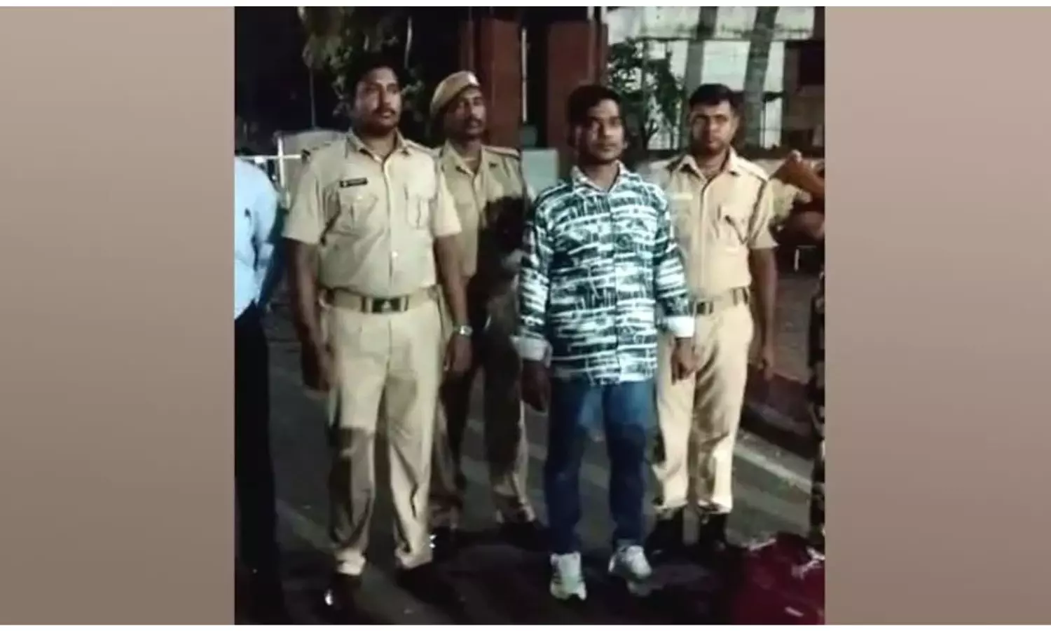 Bangladeshi Criminal Deported After Serving 14-year Jail Term In Odisha Bangladeshi Criminal Deported After Serving 14-year Jail Term In Odisha