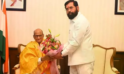Sharad Pawars Meeting With Shinde Is Glorification Of Traitors : Sanjay Raut Sharad Pawars Meeting With Shinde Is Glorification Of Traitors : Sanjay Raut