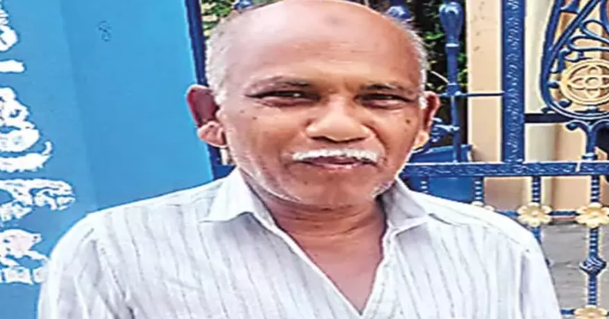 Kerala Man Repays 25-Year-Old Debt, Travels to Telangana to Keep Promise Kerala Man Repays 25-Year-Old Debt, Travels to Telangana to Keep Promise