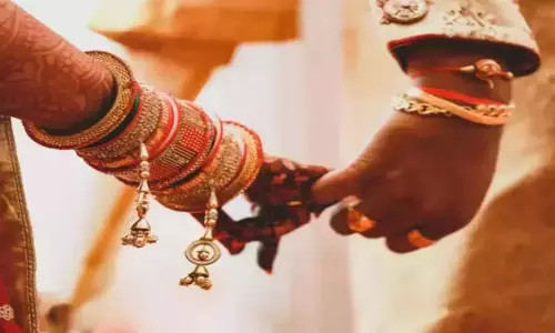 Couple In The US Get Engaged With Online Ceremony In Kurnool Couple In The US Get Engaged With Online Ceremony In Kurnool