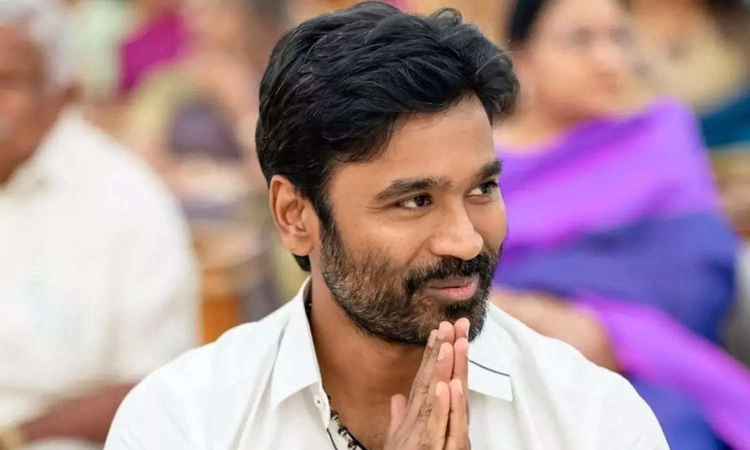 Dhanush Mesmerizes Fans With Dhoni-Style Cricket Shots Dhanush Mesmerizes Fans With Dhoni-Style Cricket Shots
