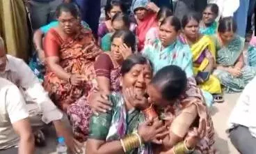 Shahbad Murders: Family Members Demand Police Kill Accused in Encounter Shahbad Murders: Family Members Demand Police Kill Accused in Encounter