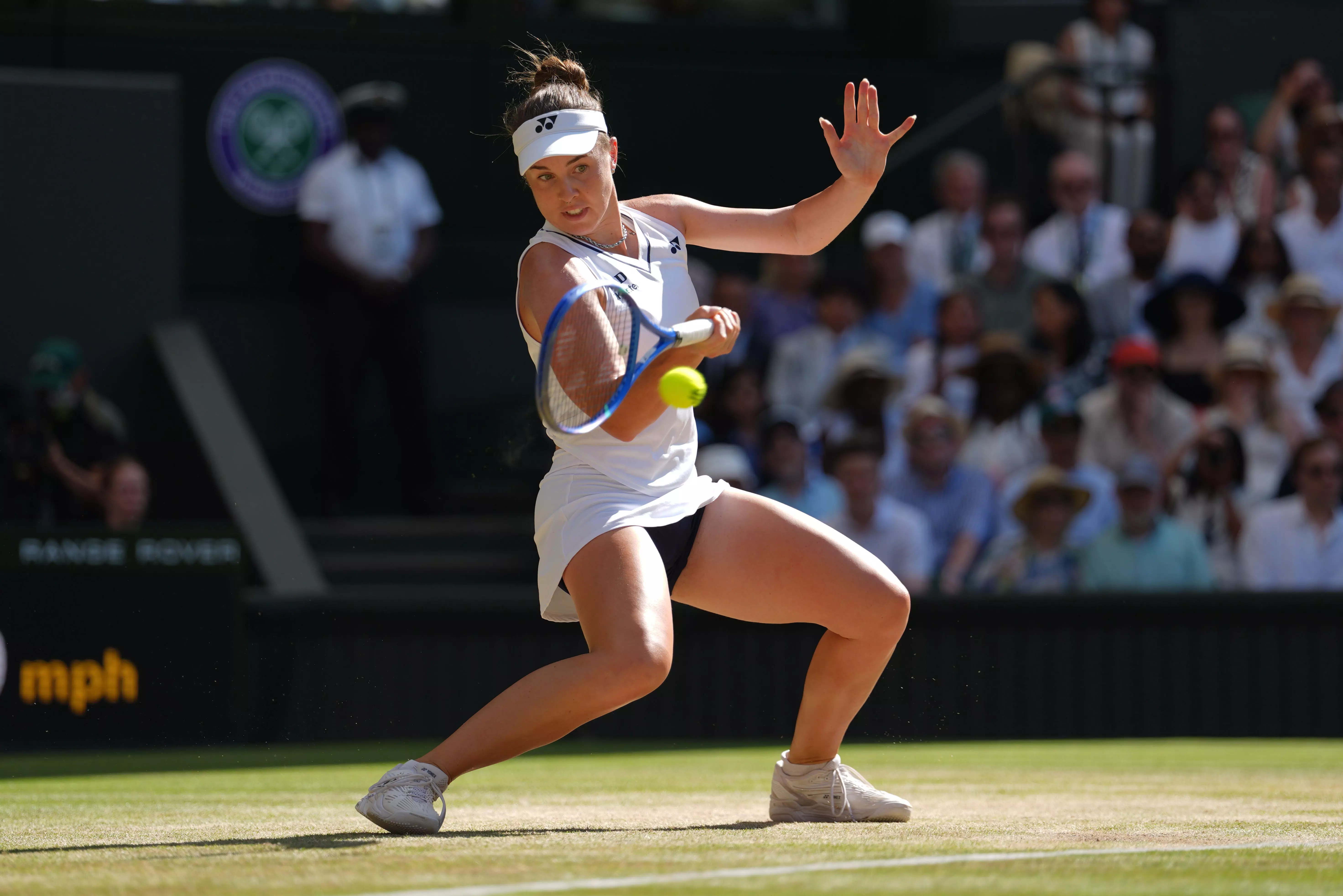 Wimbledon 2026: Linda Noskova Beats Karolina Muchova in All-Czech Final