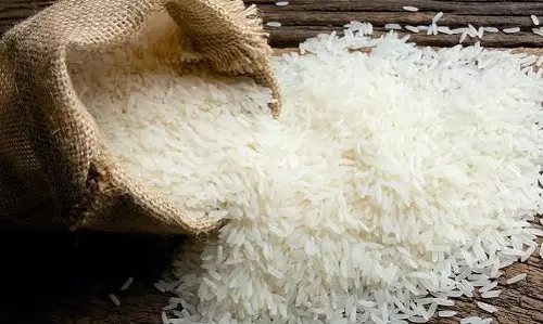 Kurnool Sona Rice Prices Surge; Civil Supplies Caps Retail Rate at ₹52/kg