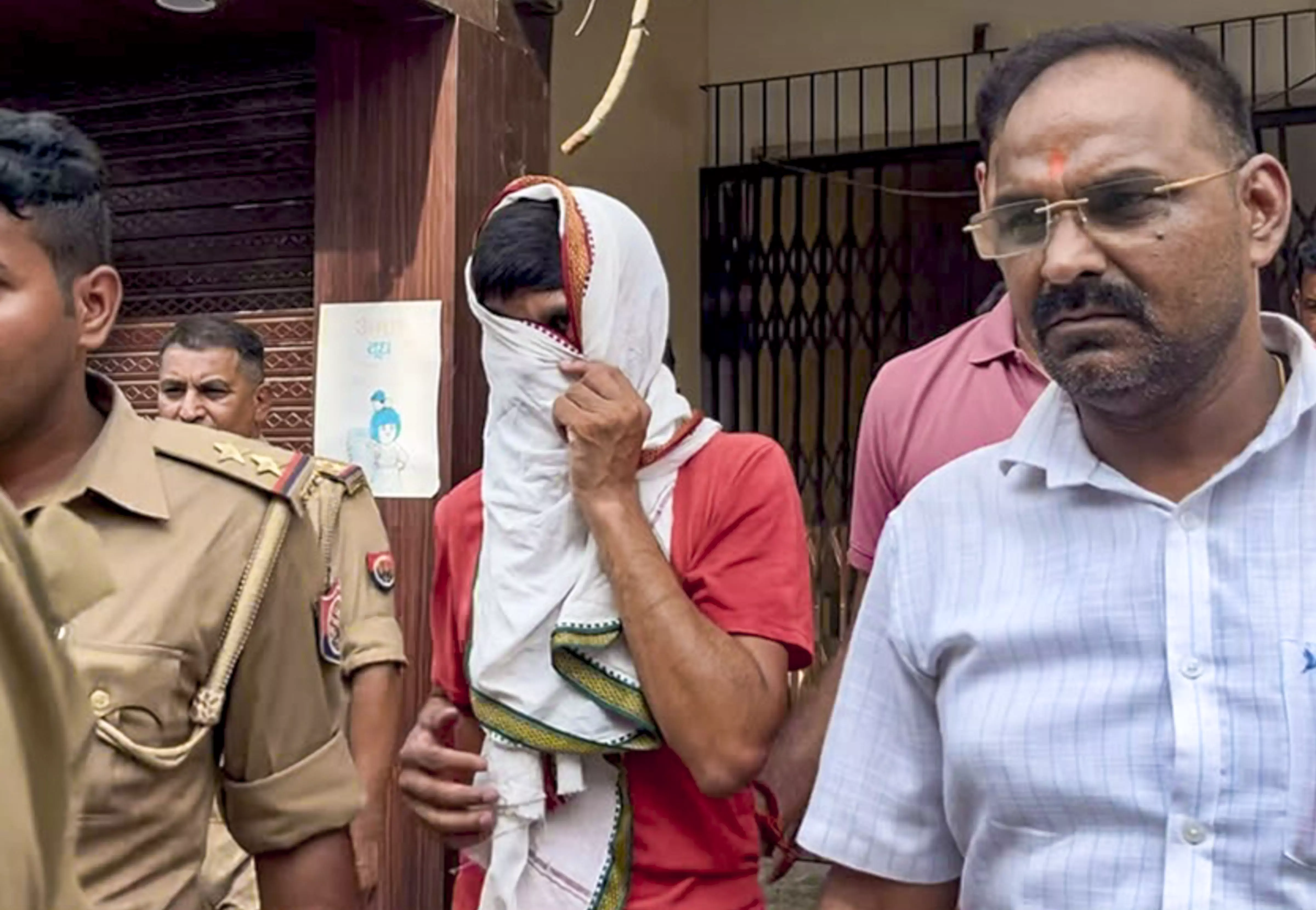 Ram Mandir Donation Theft: Judicial Custody of 8 Accused Extended Till Jul 27 Ram Mandir Donation Theft: Judicial Custody of 8 Accused Extended Till Jul 27