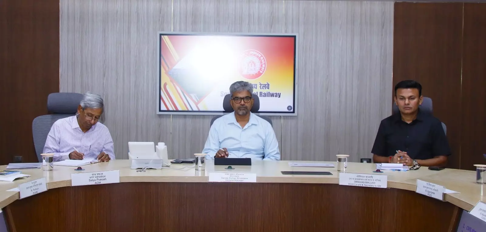 SCR Reviews Train Safety, Stresses Monsoon Preparedness SCR Reviews Train Safety, Stresses Monsoon Preparedness