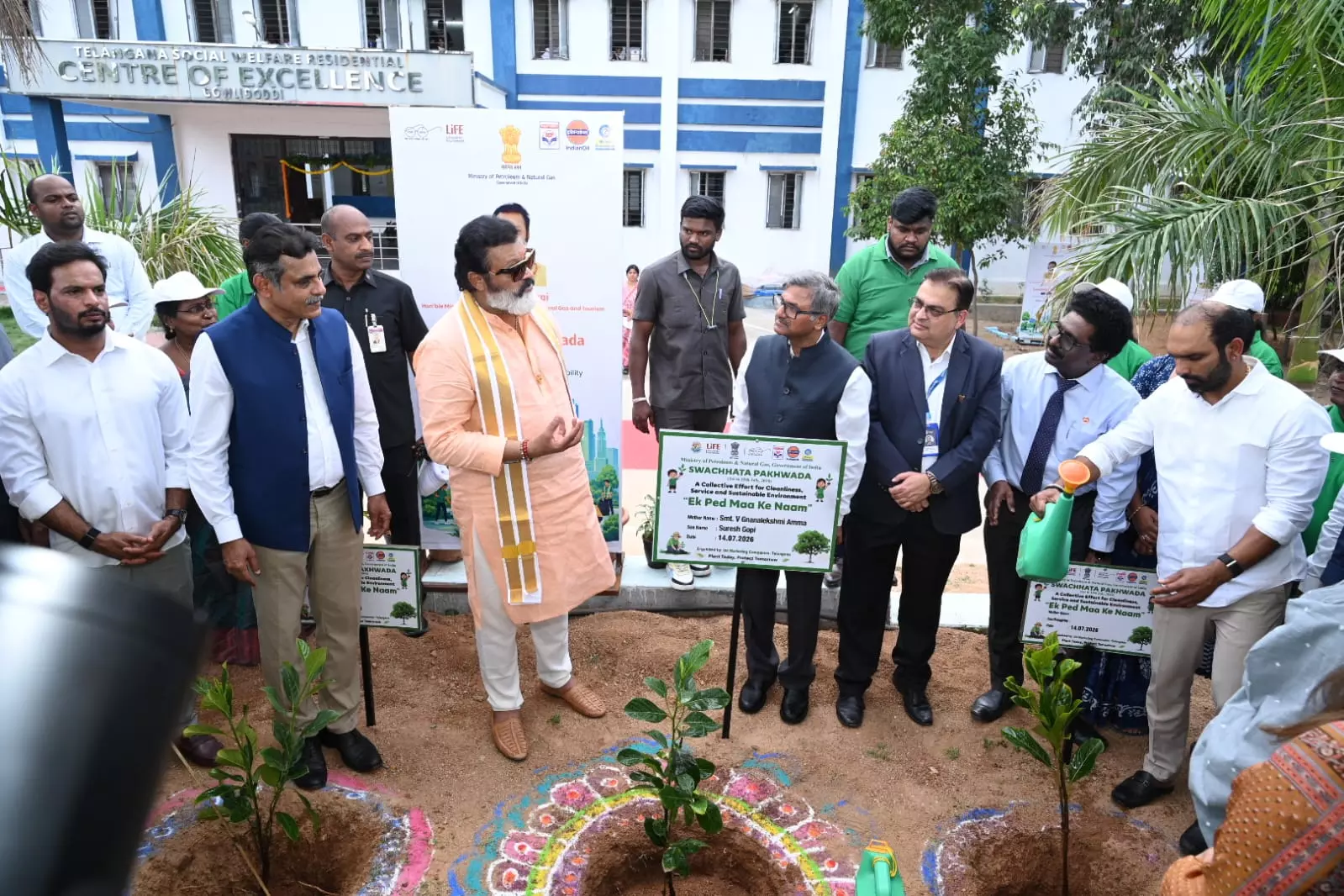 Suresh Gopi Urges Students to Lead Cleanliness Drive Suresh Gopi Urges Students to Lead Cleanliness Drive