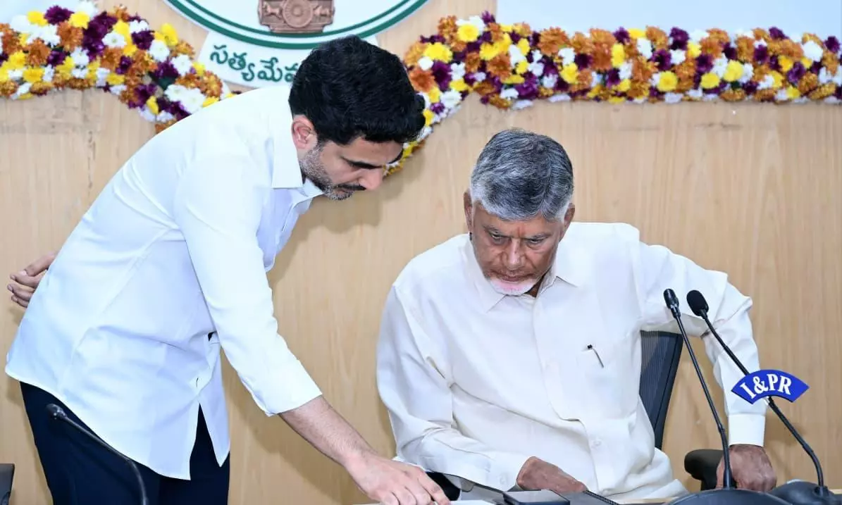 Red Tape: CM Asks Officials To Simplify Business Rules Red Tape: CM Asks Officials To Simplify Business Rules