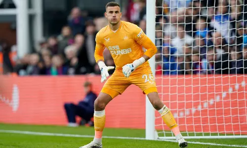 Manchester United Sign Goalkeeper Karl Darlow on Two-Year Deal Manchester United Sign Goalkeeper Karl Darlow on Two-Year Deal