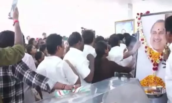 Kirlampudi: Tense Atmosphere at Mudragadas Funeral Venue Kirlampudi: Tense Atmosphere at Mudragadas Funeral Venue