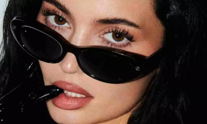 Surveillance Feminism: Why Meta is Selling Its Glasses Through Women Surveillance Feminism: Why Meta is Selling Its Glasses Through Women