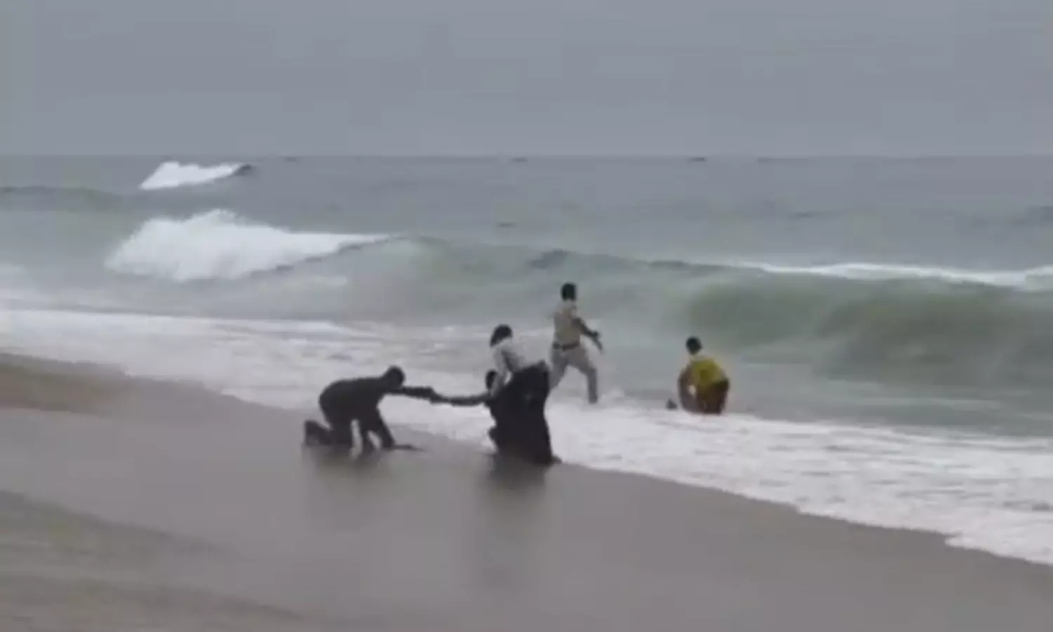 GVMC Lifeguard Rescues Five Tourists at RK Beach GVMC Lifeguard Rescues Five Tourists at RK Beach