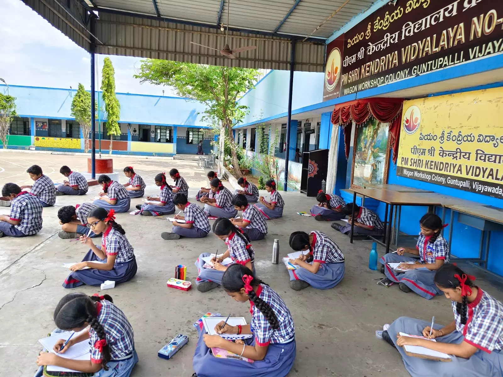 337 Students Join Railway Awareness Drive 337 Students Join Railway Awareness Drive