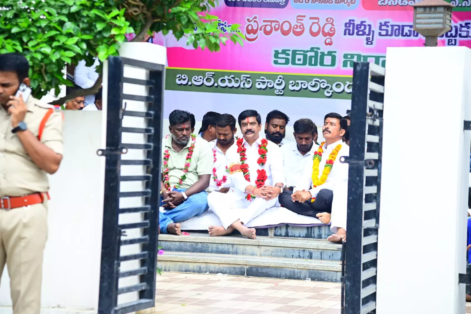 BRS MLA Vemula Prashanth Reddy on Hunger Strike After House Arrest BRS MLA Vemula Prashanth Reddy on Hunger Strike After House Arrest