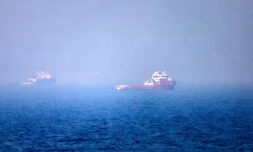 US Reimposes Blockade on Iran After Tehrans Attacks on Ships in Hormuz US Reimposes Blockade on Iran After Tehrans Attacks on Ships in Hormuz