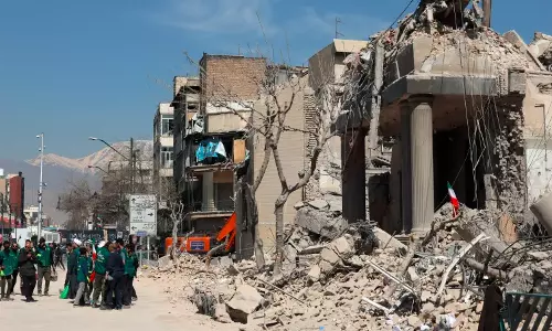 US Strikes Kill Seven Iranian Troops; Civilian Death Toll Tops 30 US Strikes Kill Seven Iranian Troops; Civilian Death Toll Tops 30