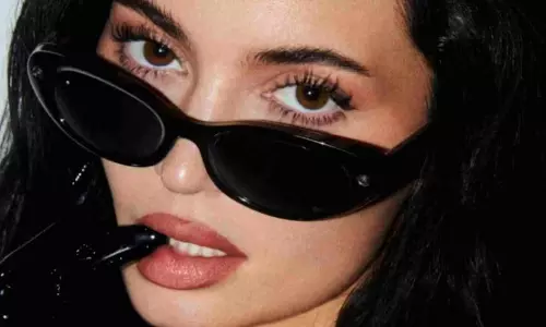 Surveillance Feminism: Why Meta is Selling Its Glasses Through Women Surveillance Feminism: Why Meta is Selling Its Glasses Through Women
