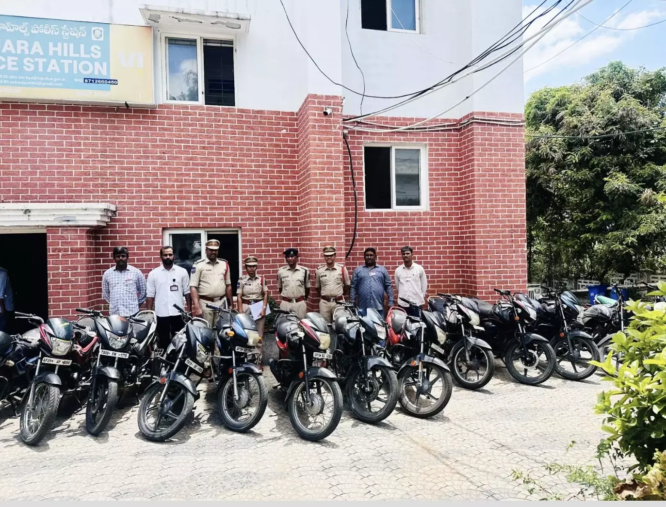 2 Vehicle Lifters Held, 15 Bikes Recovered in Prakasam 2 Vehicle Lifters Held, 15 Bikes Recovered in Prakasam