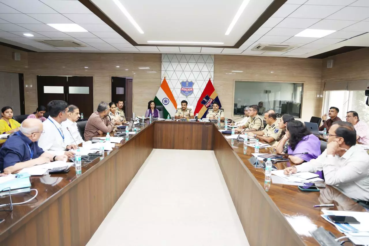 Anand Reviews Safe City Project, Focuses on AI, Smart Surveillance Anand Reviews Safe City Project, Focuses on AI, Smart Surveillance