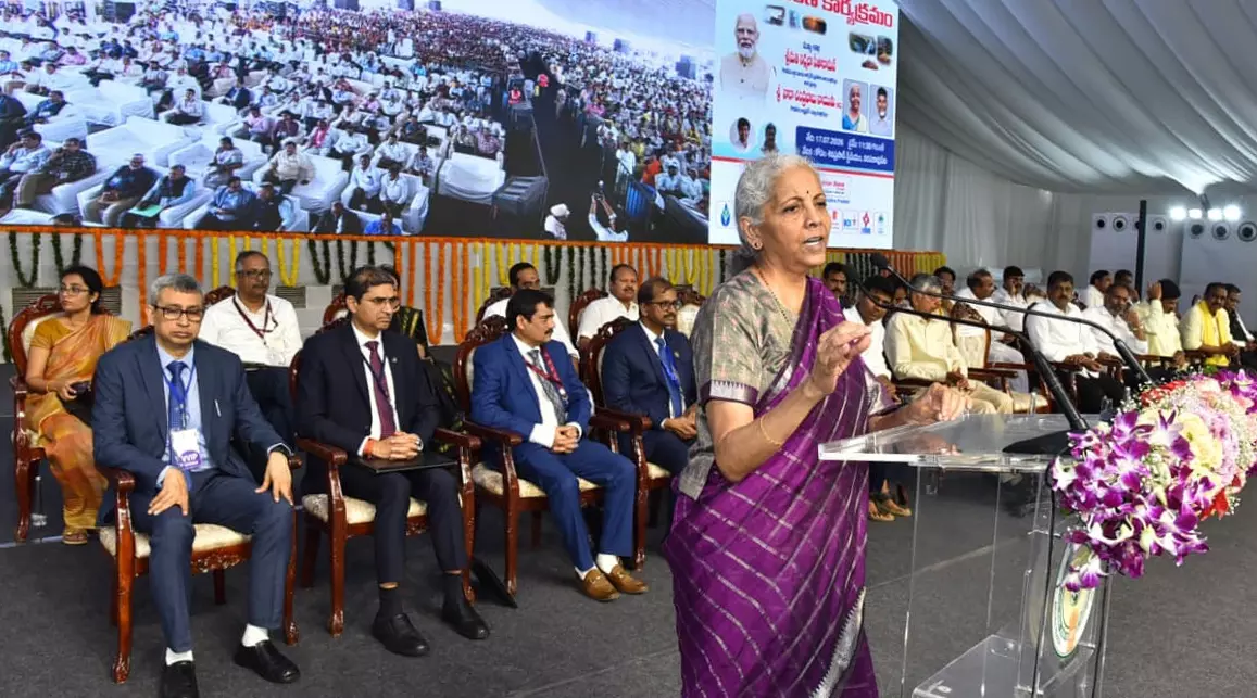 Andhra Pradesh: Banking Services Reaching Every Village, Says Nirmala Sitharaman Andhra Pradesh: Banking Services Reaching Every Village, Says Nirmala Sitharaman