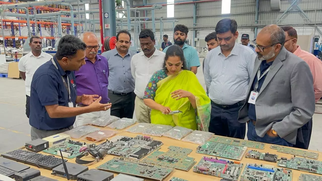 CMC Commissioner Inspects Jeedimetla, Dundigal Facilities to Study Scientific Waste Management Practices CMC Commissioner Inspects Jeedimetla, Dundigal Facilities to Study Scientific Waste Management Practices