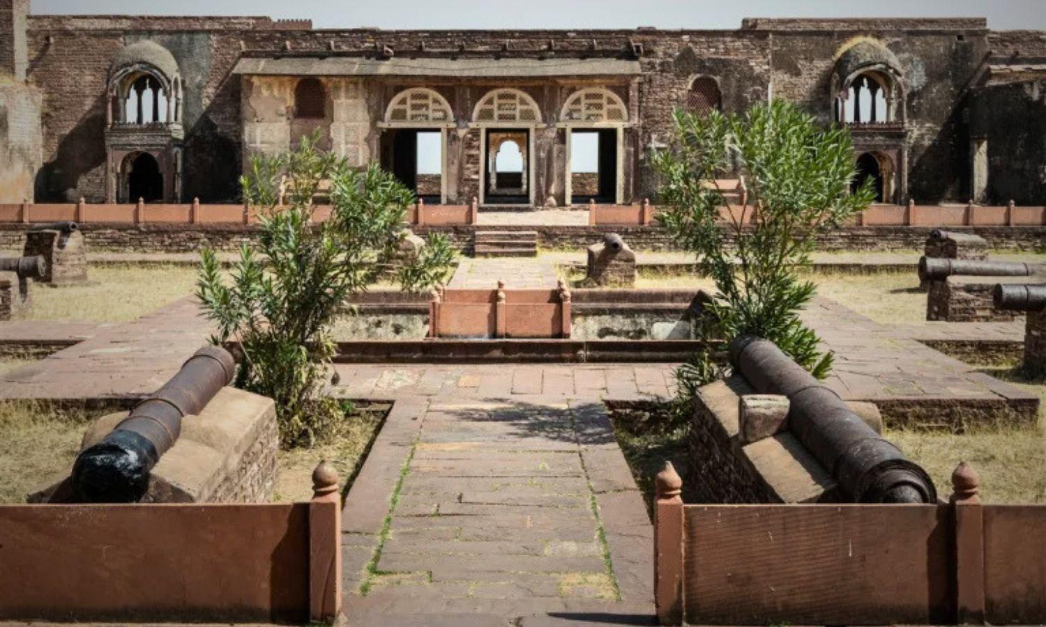 Two Detained for Theft of 400-Year-Old Cannon