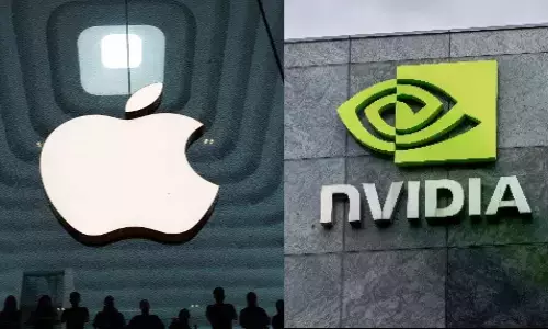 Nvidia Loses Top Spot to Apple as Chip Selloff Hits Valuation Nvidia Loses Top Spot to Apple as Chip Selloff Hits Valuation