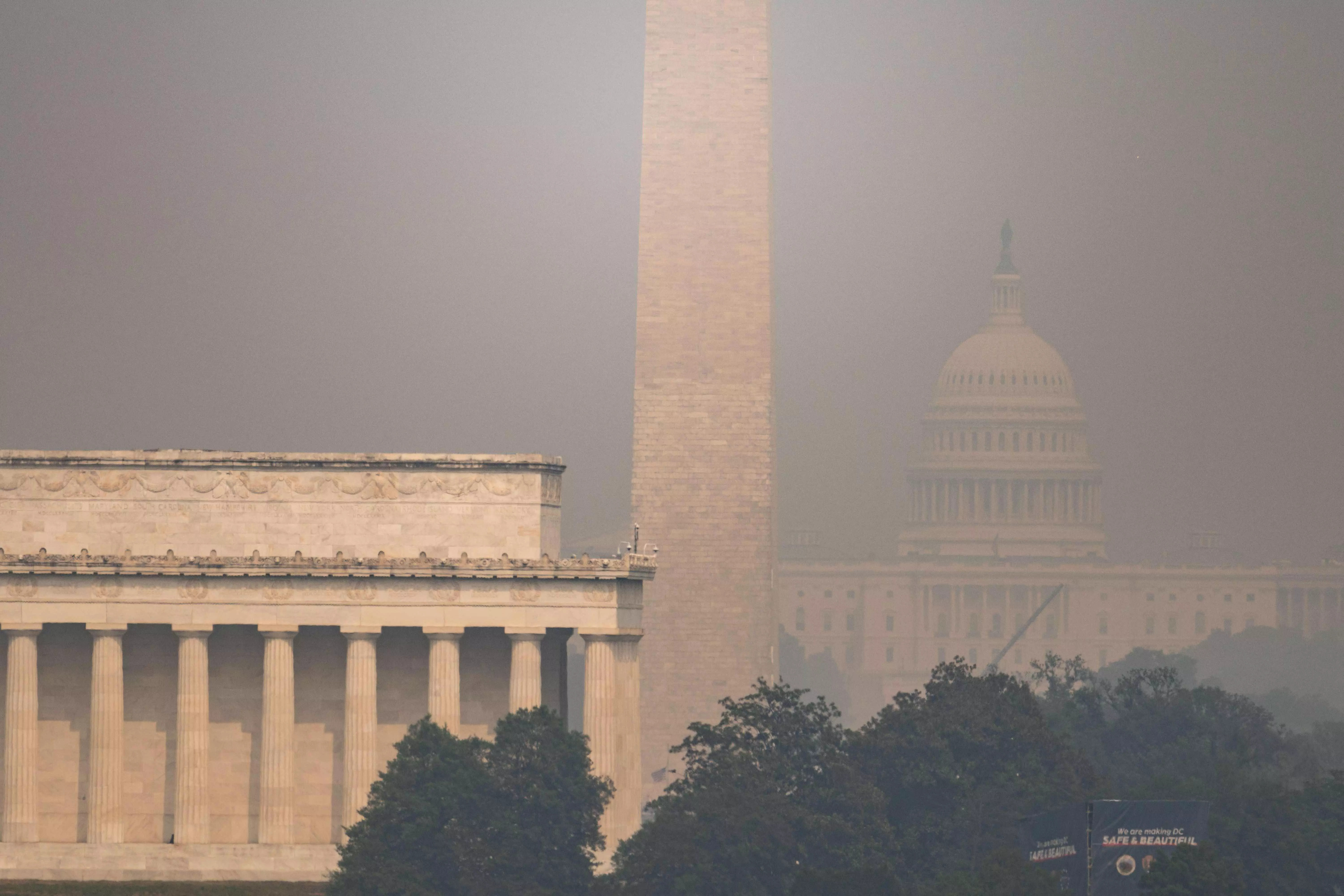 Trump Warns of Tariffs on Canada Over Wildfire Smoke Choking US Trump Warns of Tariffs on Canada Over Wildfire Smoke Choking US