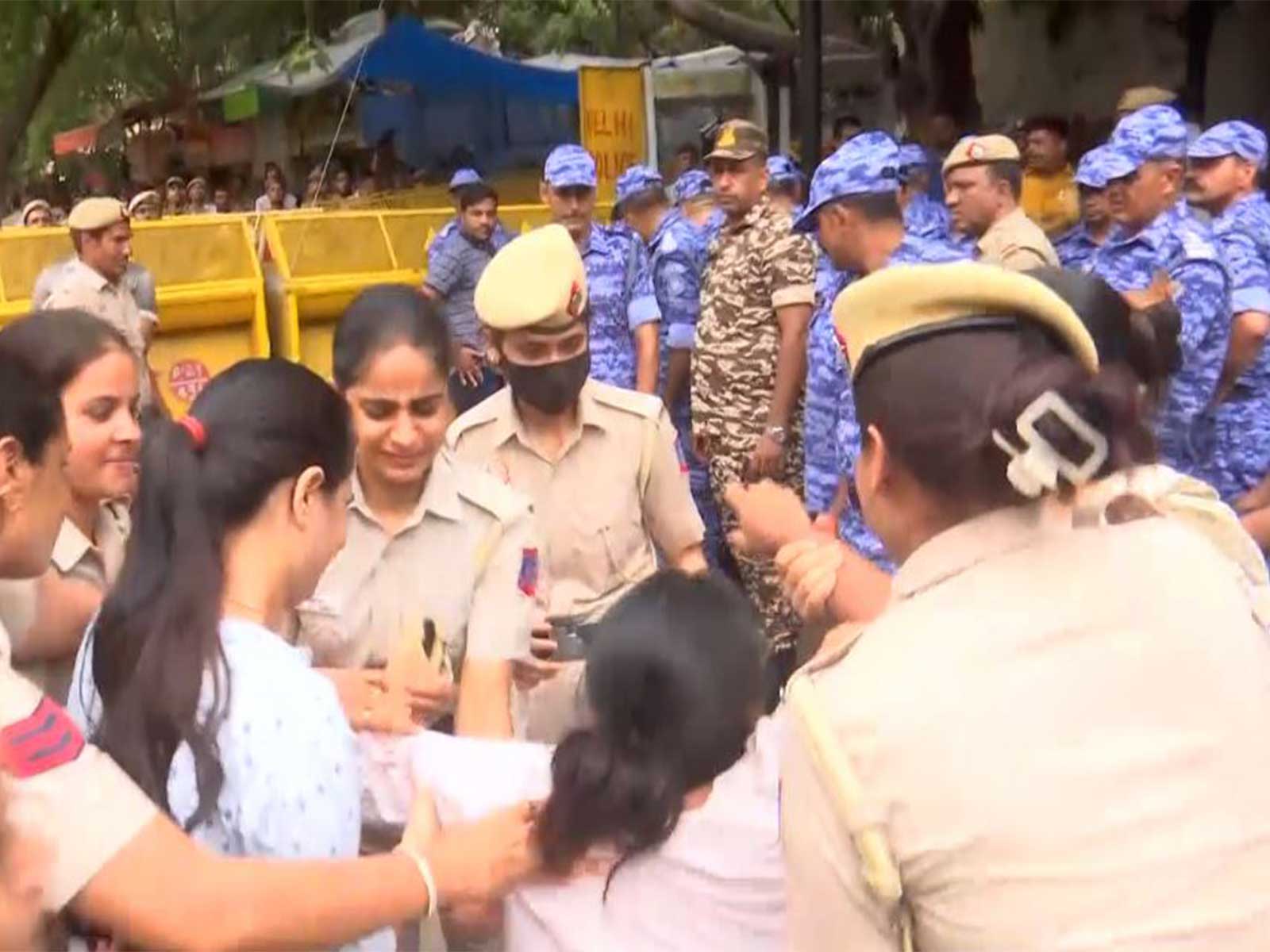 Delhi Police Clear Jantar Mantar After Wangchuk Hospitalised