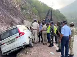 Recurring Mishaps Along Jammu–Srinagar Highway: Five More Amarnath Pilgrims Hurt in Fresh Crash Recurring Mishaps Along Jammu–Srinagar Highway: Five More Amarnath Pilgrims Hurt in Fresh Crash