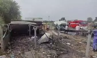 4 Dead, Several Injured in Ahmedabad Firecracker Unit Blast; Toll May Rise 4 Dead, Several Injured in Ahmedabad Firecracker Unit Blast; Toll May Rise