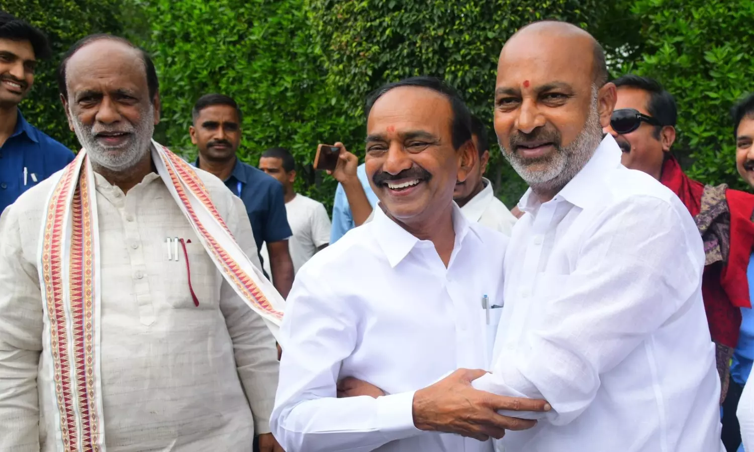 BJP Leaders Show Unity After Reconciliation Meet BJP Leaders Show Unity After Reconciliation Meet