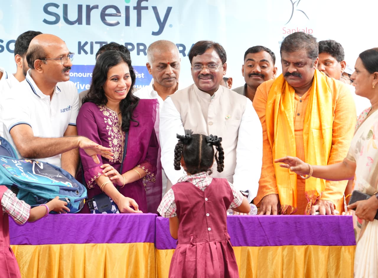 Telangana: Vivek Bats For Education, Skills And Social Responsibility