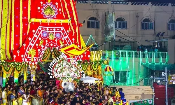 Lords Enter Adapa Mandap in Srigundicha Temple, Marking New Phase of Rath Yatra Lords Enter Adapa Mandap in Srigundicha Temple, Marking New Phase of Rath Yatra