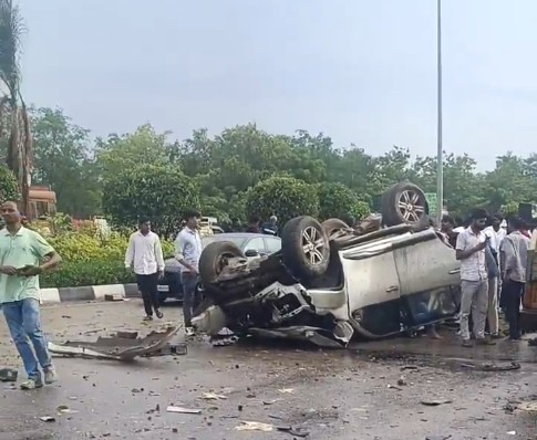 2 Killed, 3 Injured in Triple-Car Crash on ORR Near Sultanpur