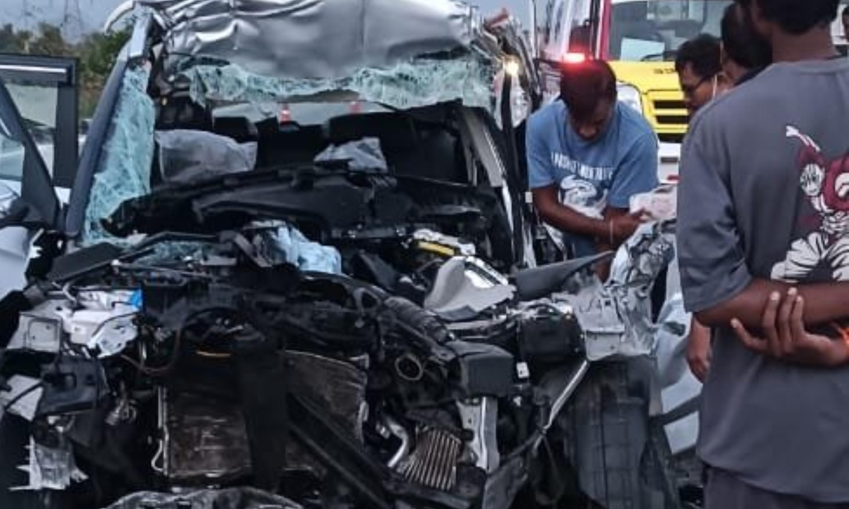 Ramagundam: Two Die in DCM Van-Lorry Collision