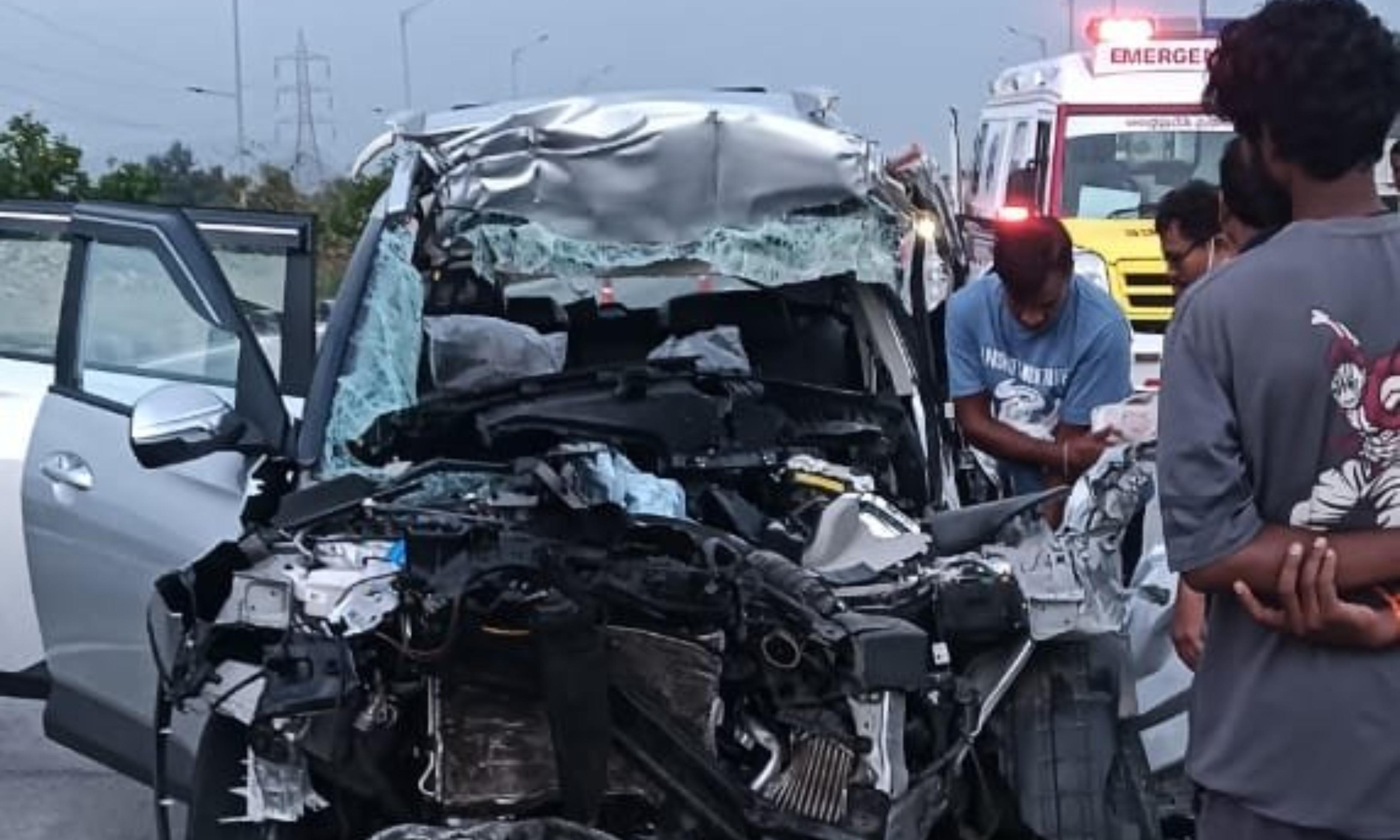 Anantapur: Family Escapes Unhurt in Major Road Accident