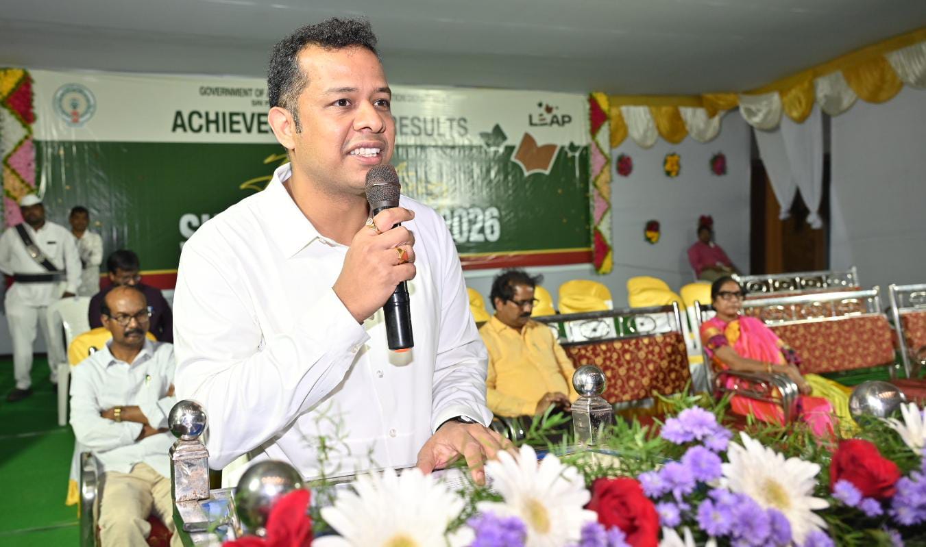 260 Students Felicitated At Shining Stars Awards In Nellore