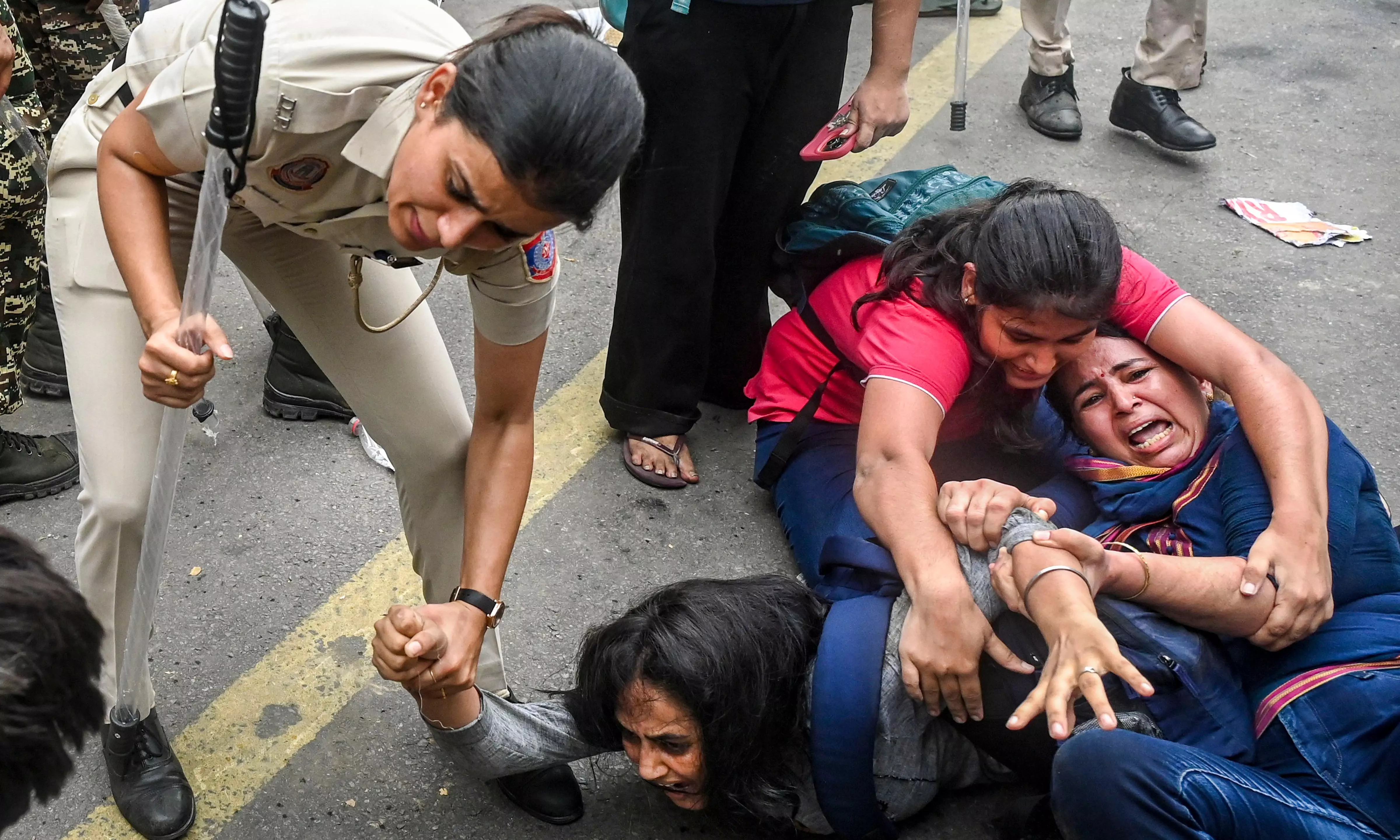 Over 50 Police, Protesters Injured During CJP March; 100+ Detained Over 50 Police, Protesters Injured During CJP March; 100+ Detained