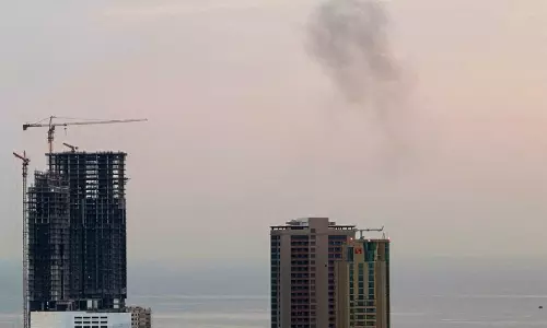 US Strikes Iran Again, Tehran Targets Bahrain and Kuwait as Conflict Escalates US Strikes Iran Again, Tehran Targets Bahrain and Kuwait as Conflict Escalates