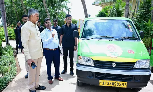 Naidu Inspects Thalli-Bidda Express Vehicles Before Flag Off Naidu Inspects Thalli-Bidda Express Vehicles Before Flag Off