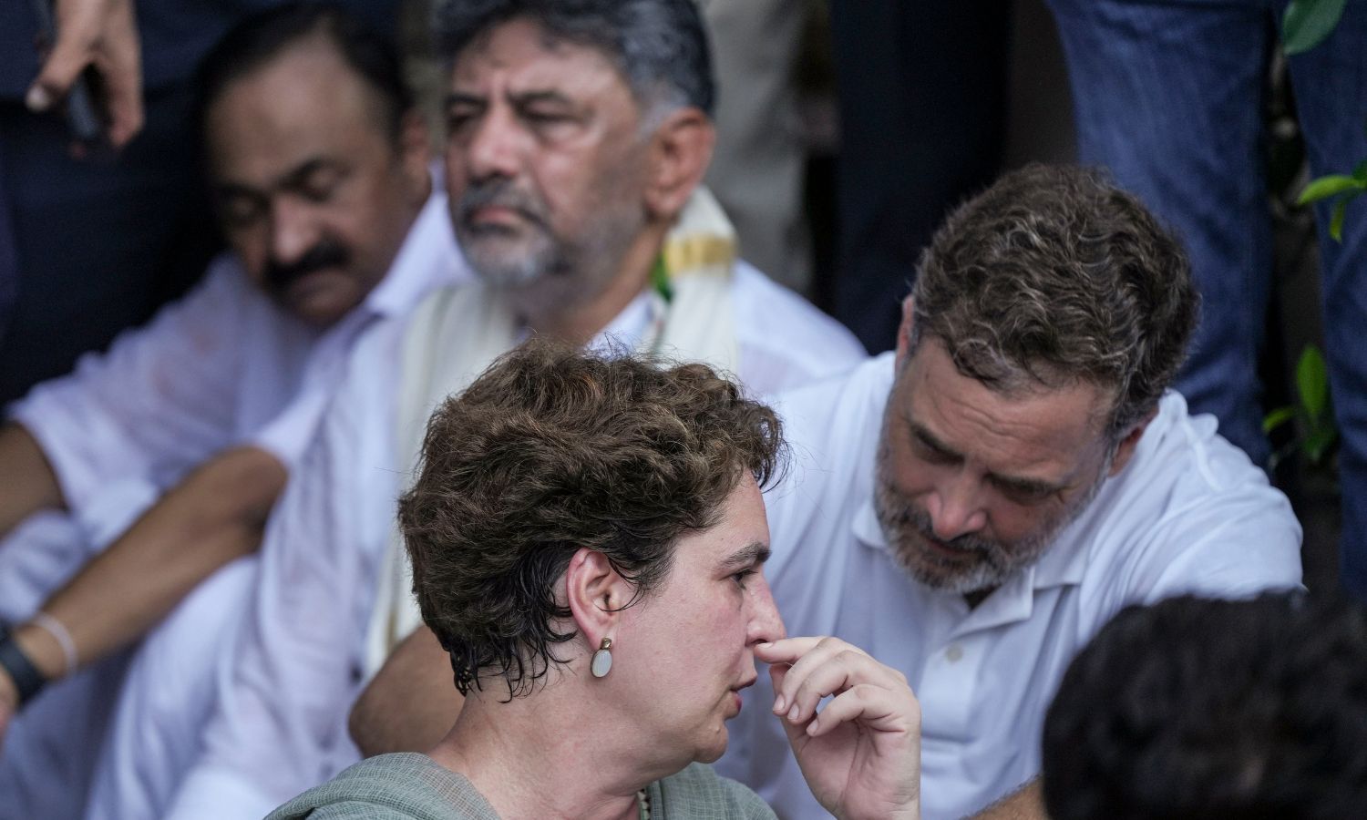 Karnataka, Kerala CMs Join Rahul’s Protest in Front of PM’s Residence
