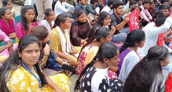 JNTUH Students Protest Over Hostel Facilities in Telangana