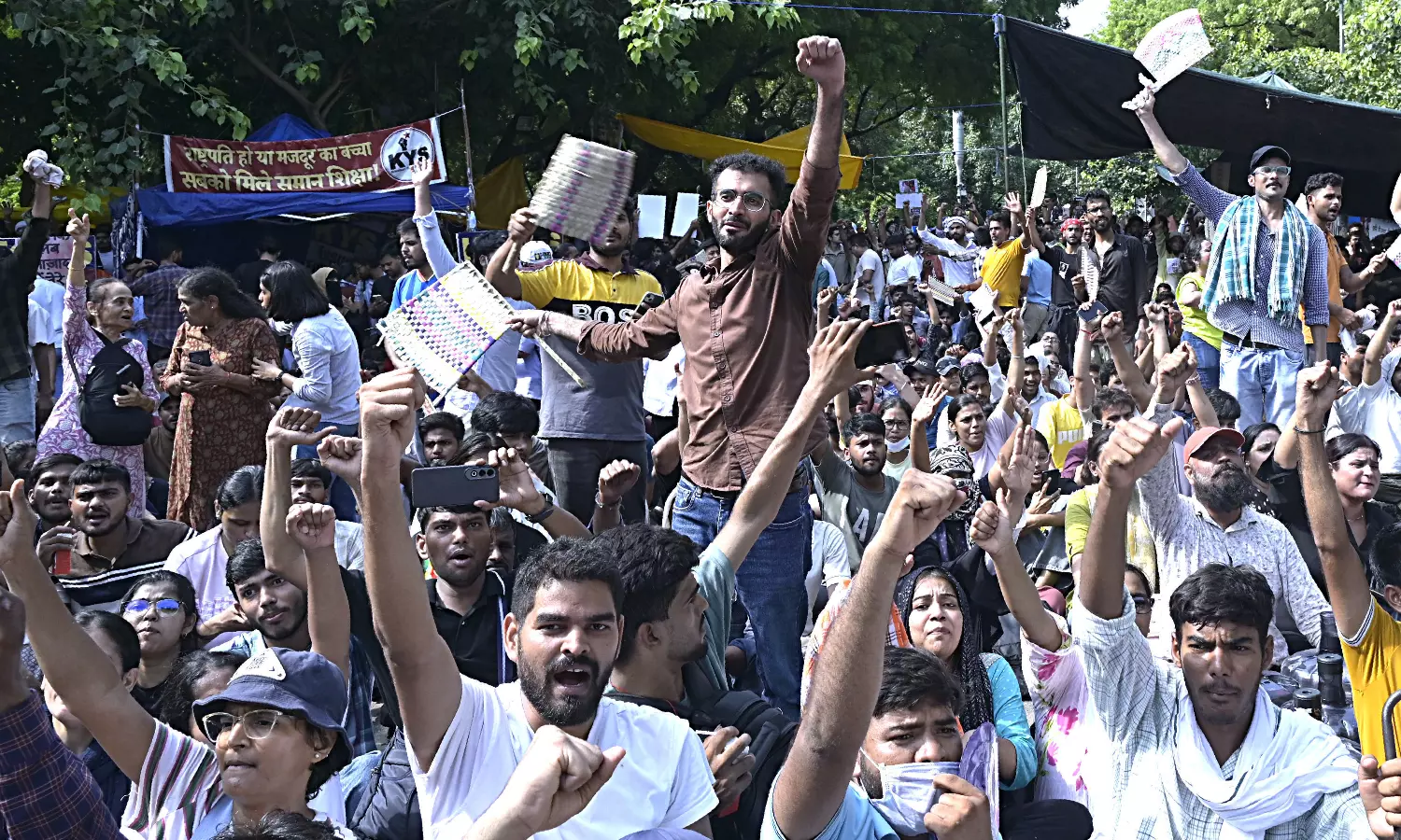 Students Continue To Gather in Large Numbers at Jantar Mantar Despite Heavy Security, Metro Closure