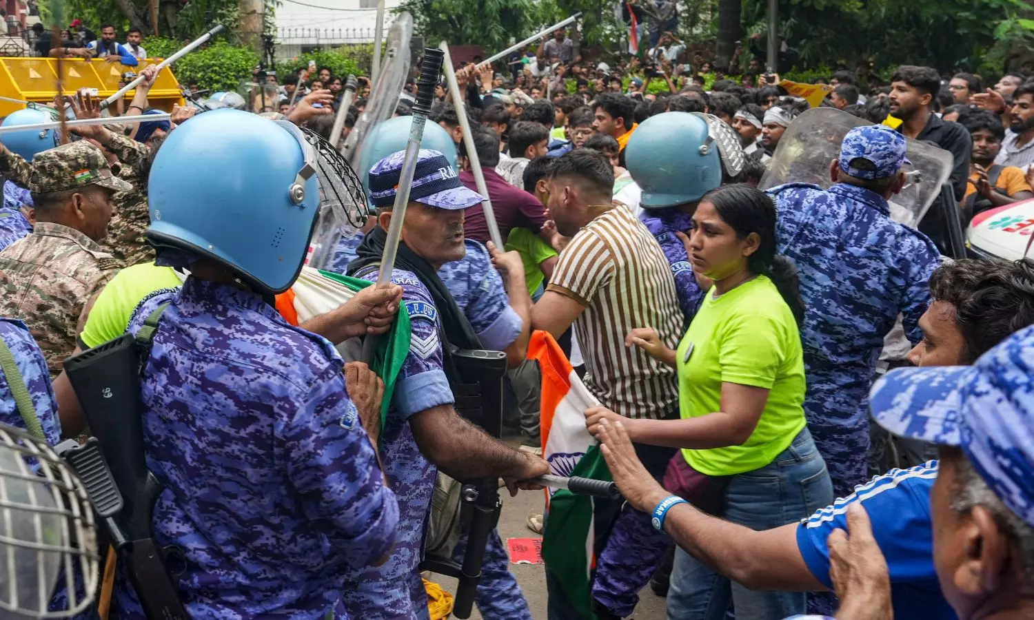 More 2000 CRPF Personnel Flown In From Bengal As Protestors Swell Delhi More 2000 CRPF Personnel Flown In From Bengal As Protestors Swell Delhi