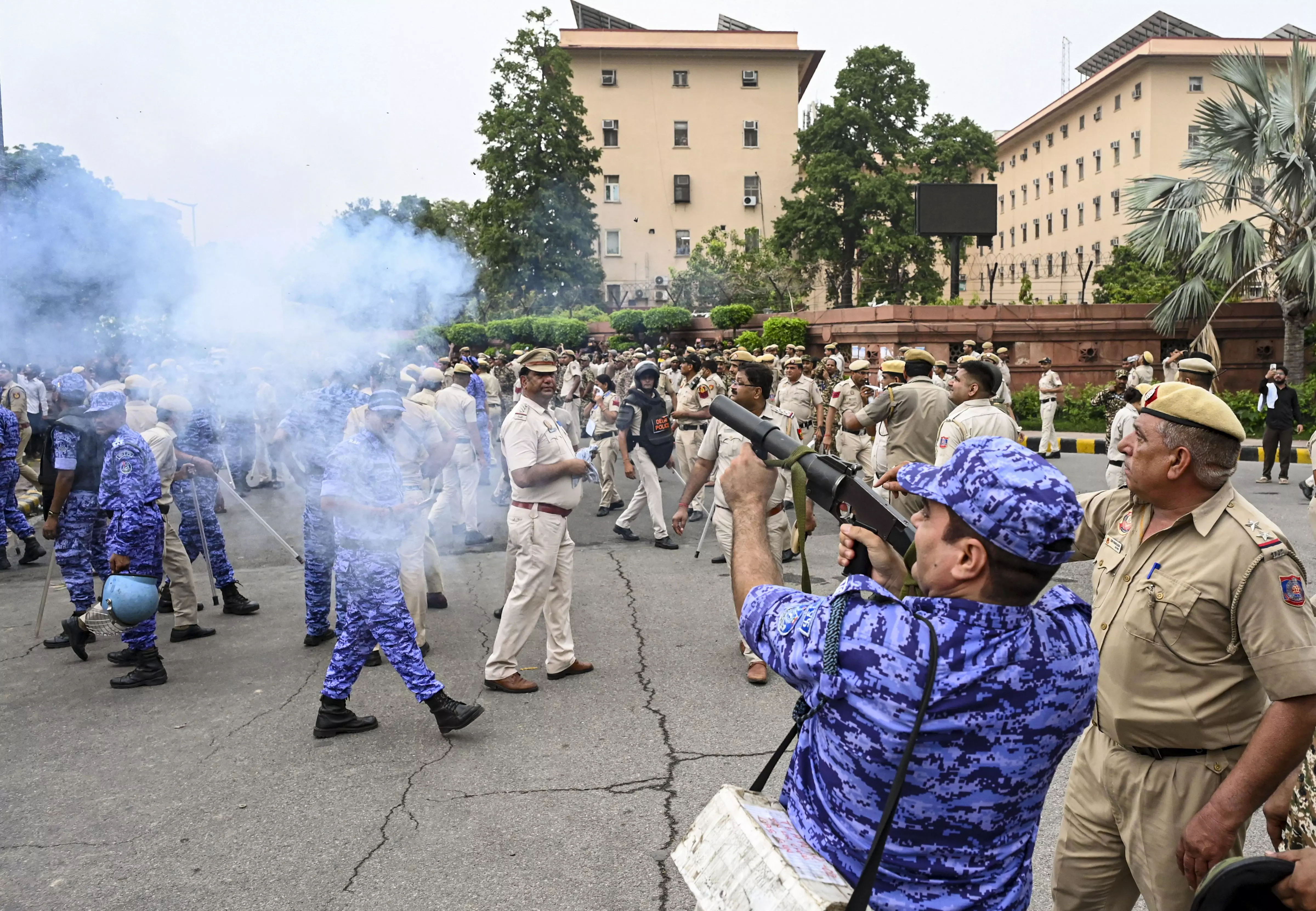SC to Hear Pleas on Alleged Police Excesses During NEET Protest SC to Hear Pleas on Alleged Police Excesses During NEET Protest