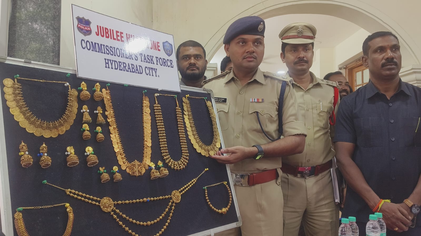 Hyderabad Police Arrest Two for Gold Theft