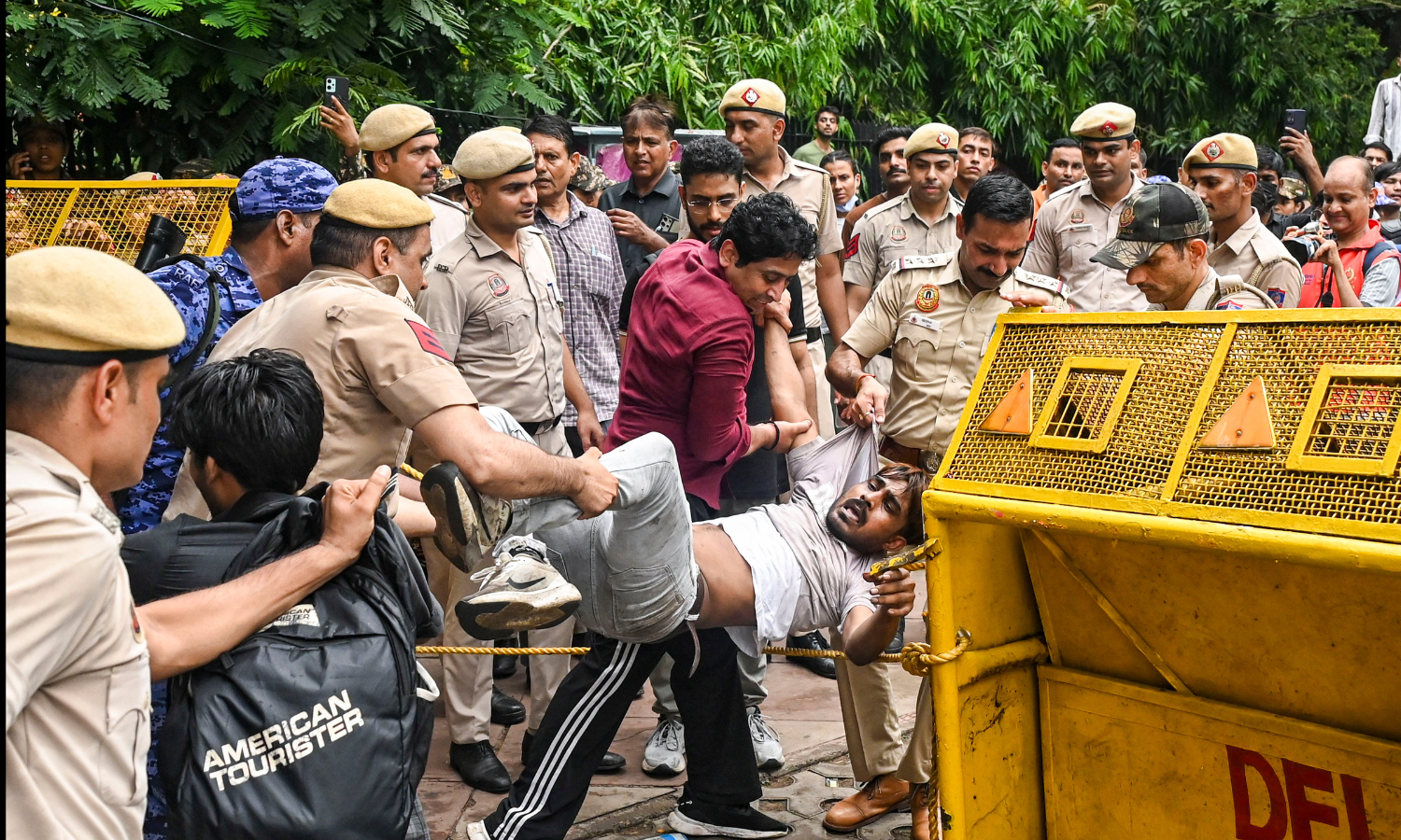 SC Bar Associations Condemn Police Action Against Students, Lawyers at Jantar Mantar