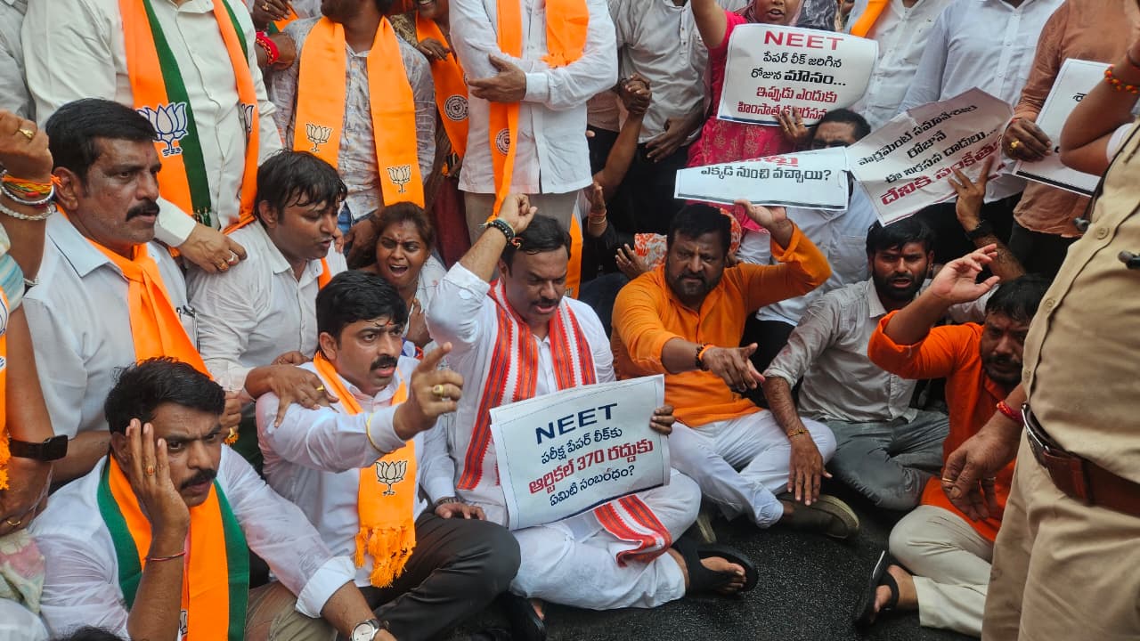 Rahul Gandhi's Detention Sparks Congress-BJP Street Battle in Vijayawada