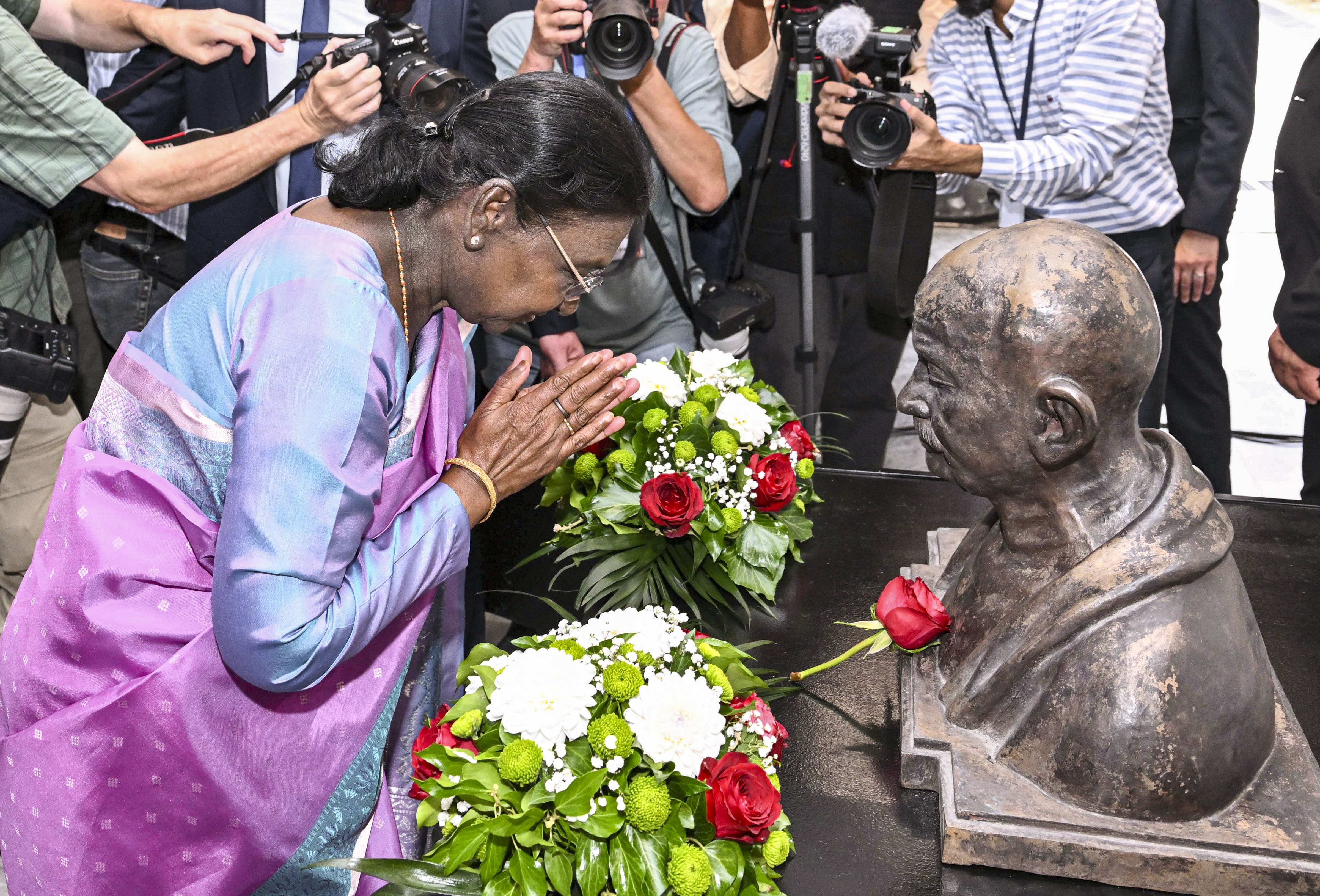 President Murmu Unveils Gandhi Bust During North Macedonia Visit